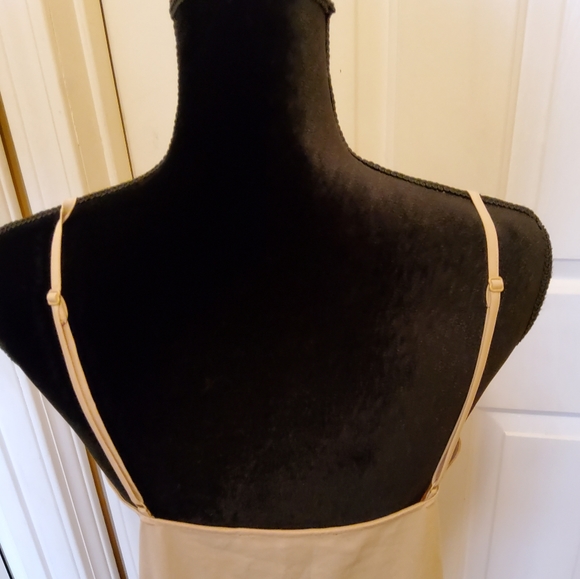 🍋For Love and Lemons Mini Length Nude V-Neck Slip - MEDIUM - Picture 5 of 11